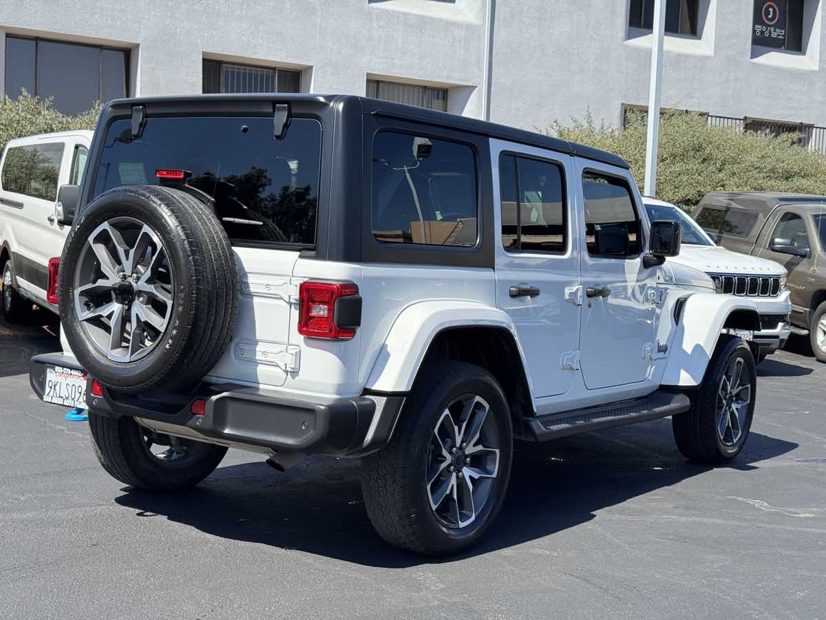 Jeep Wrangler photo 13