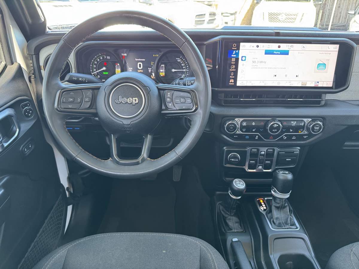 Jeep Wrangler photo 23