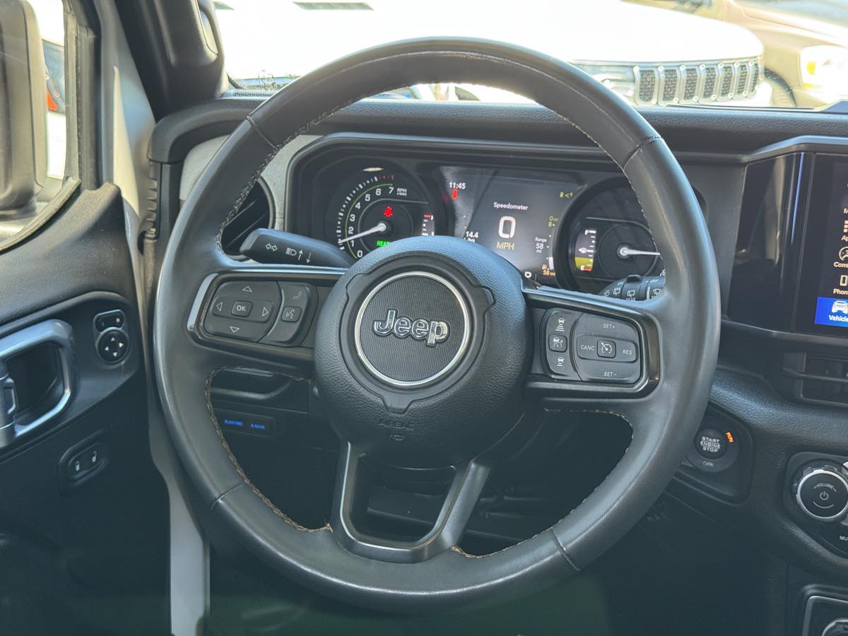 Jeep Wrangler photo 25