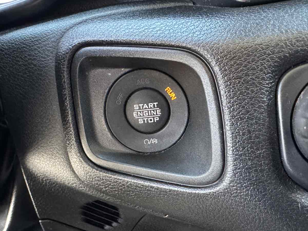 Jeep Wrangler photo 33