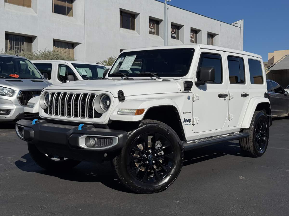 Jeep Wrangler photo 2
