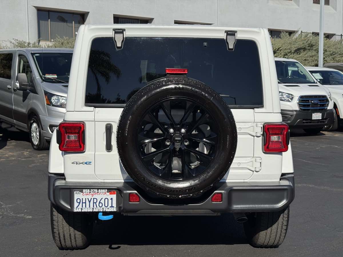 Jeep Wrangler photo 12