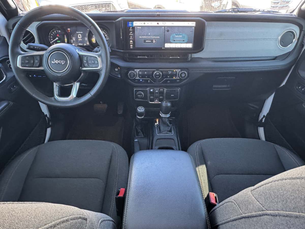 Jeep Wrangler photo 23