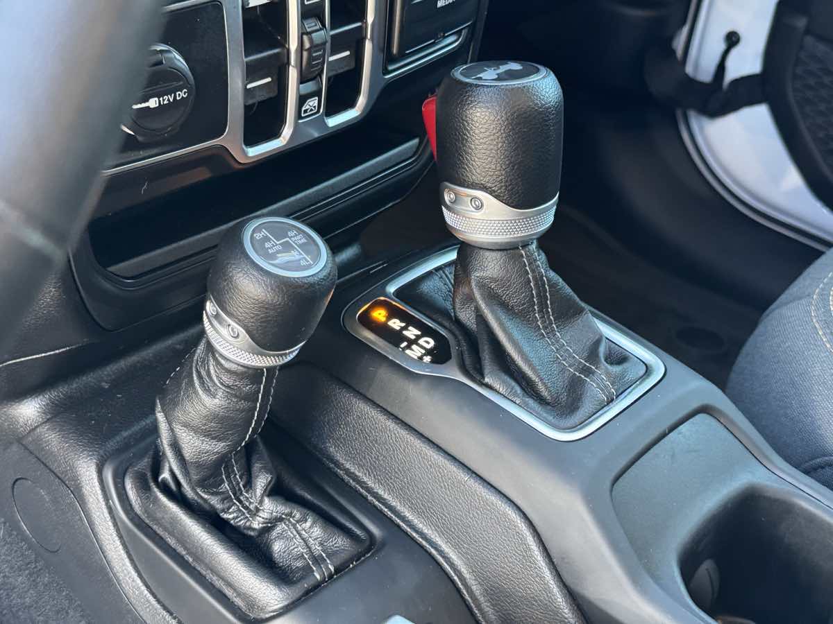 Jeep Wrangler photo 29
