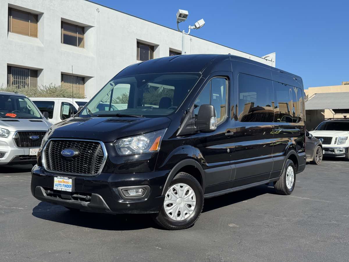 Ford Transit photo 2