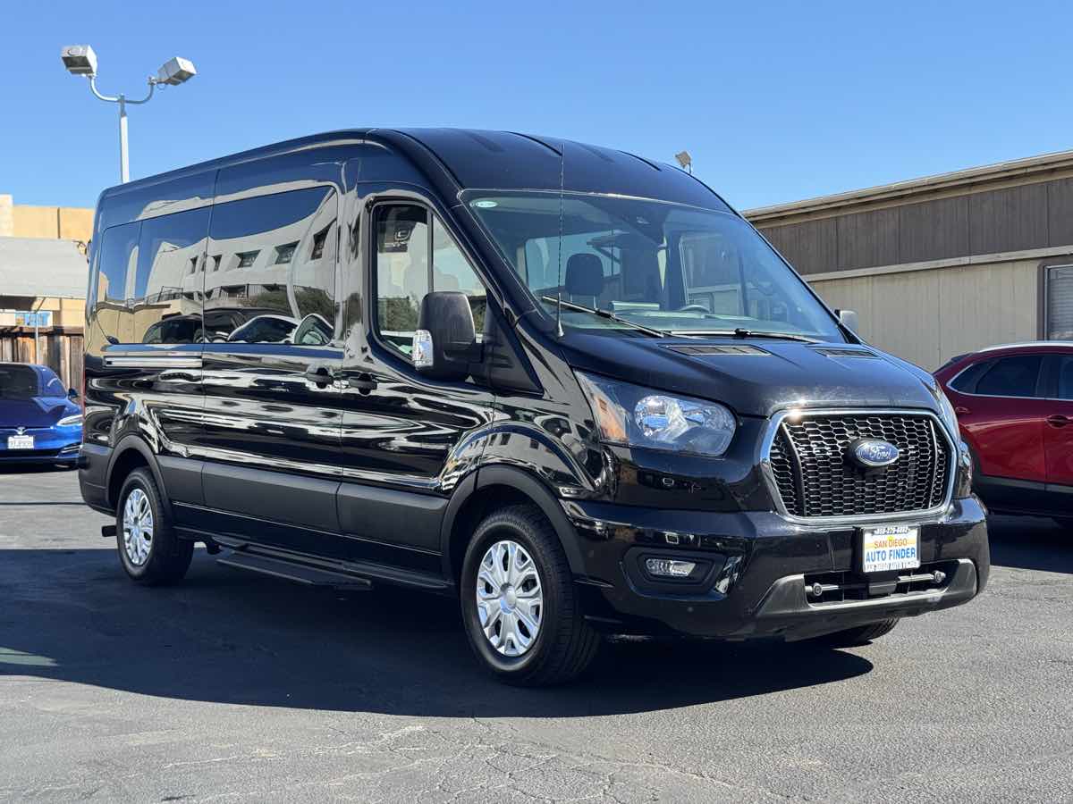 Ford Transit photo 4