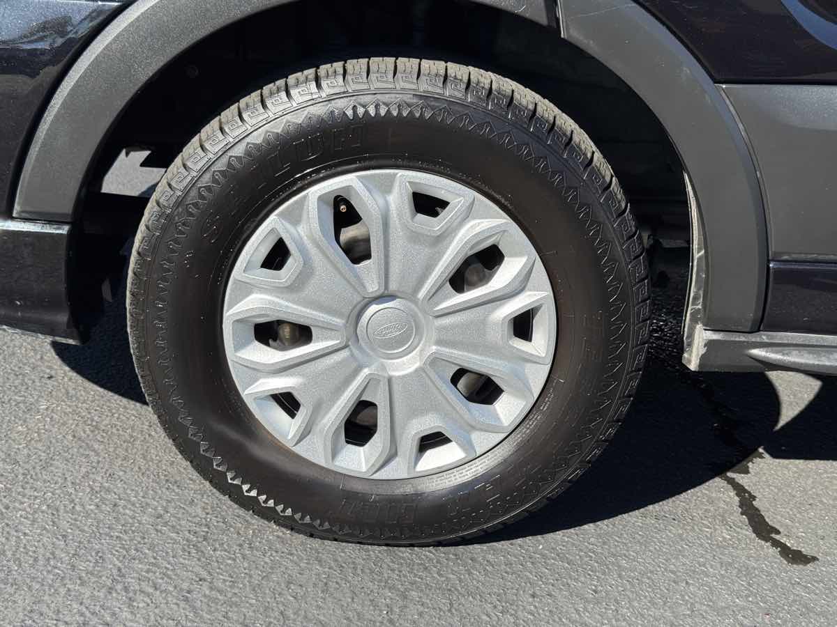 Ford Transit photo 6