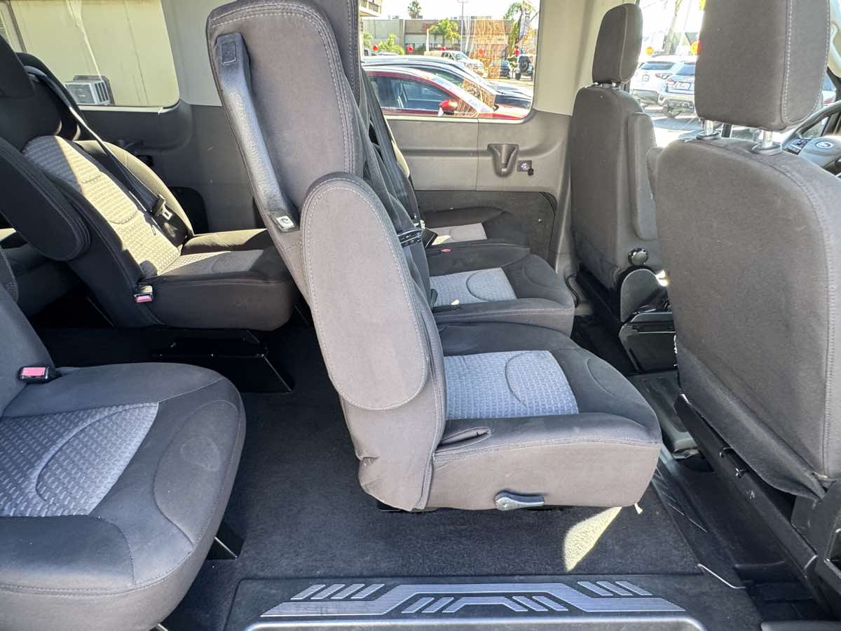 Ford Transit photo 19