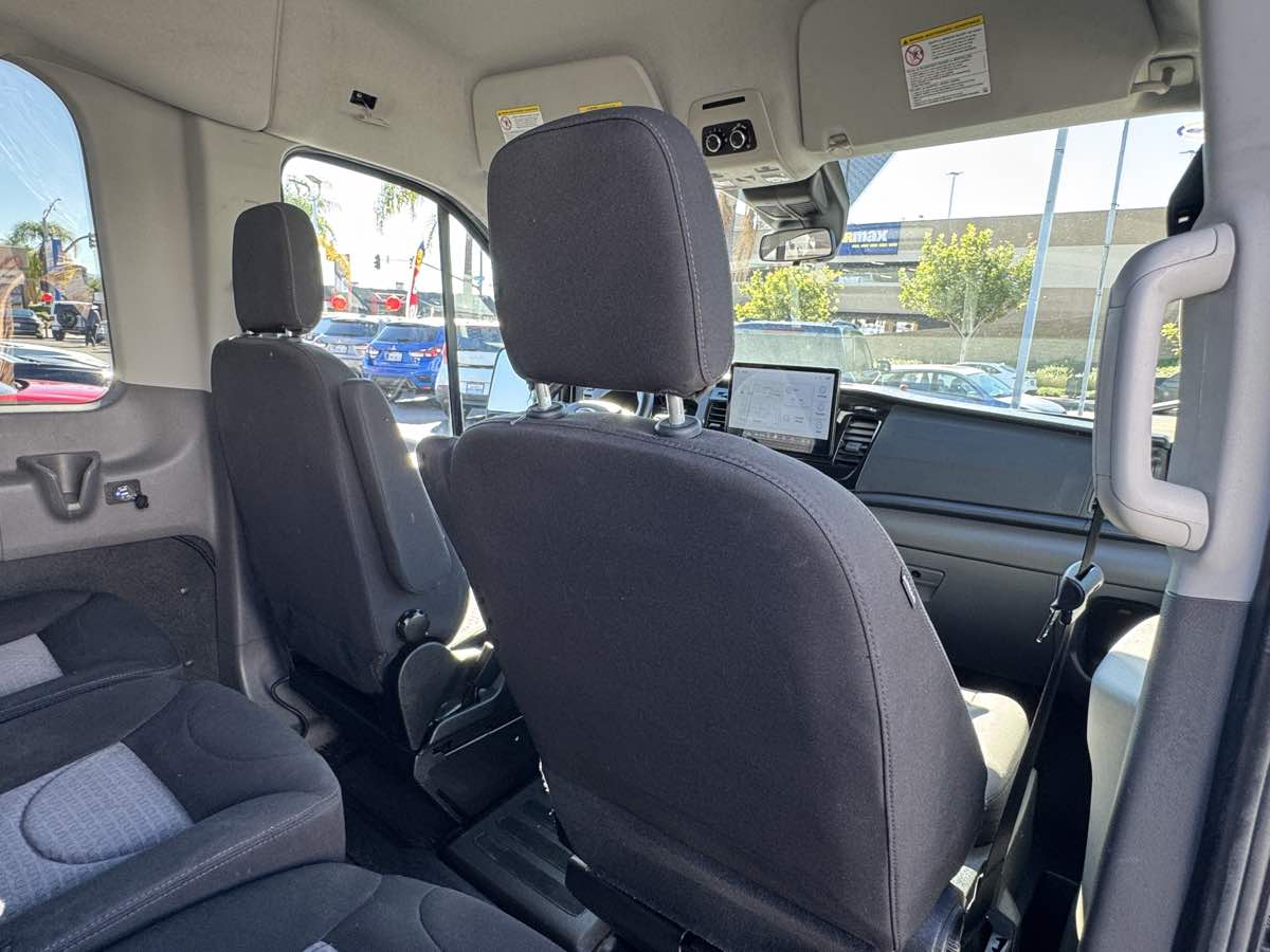 Ford Transit photo 20