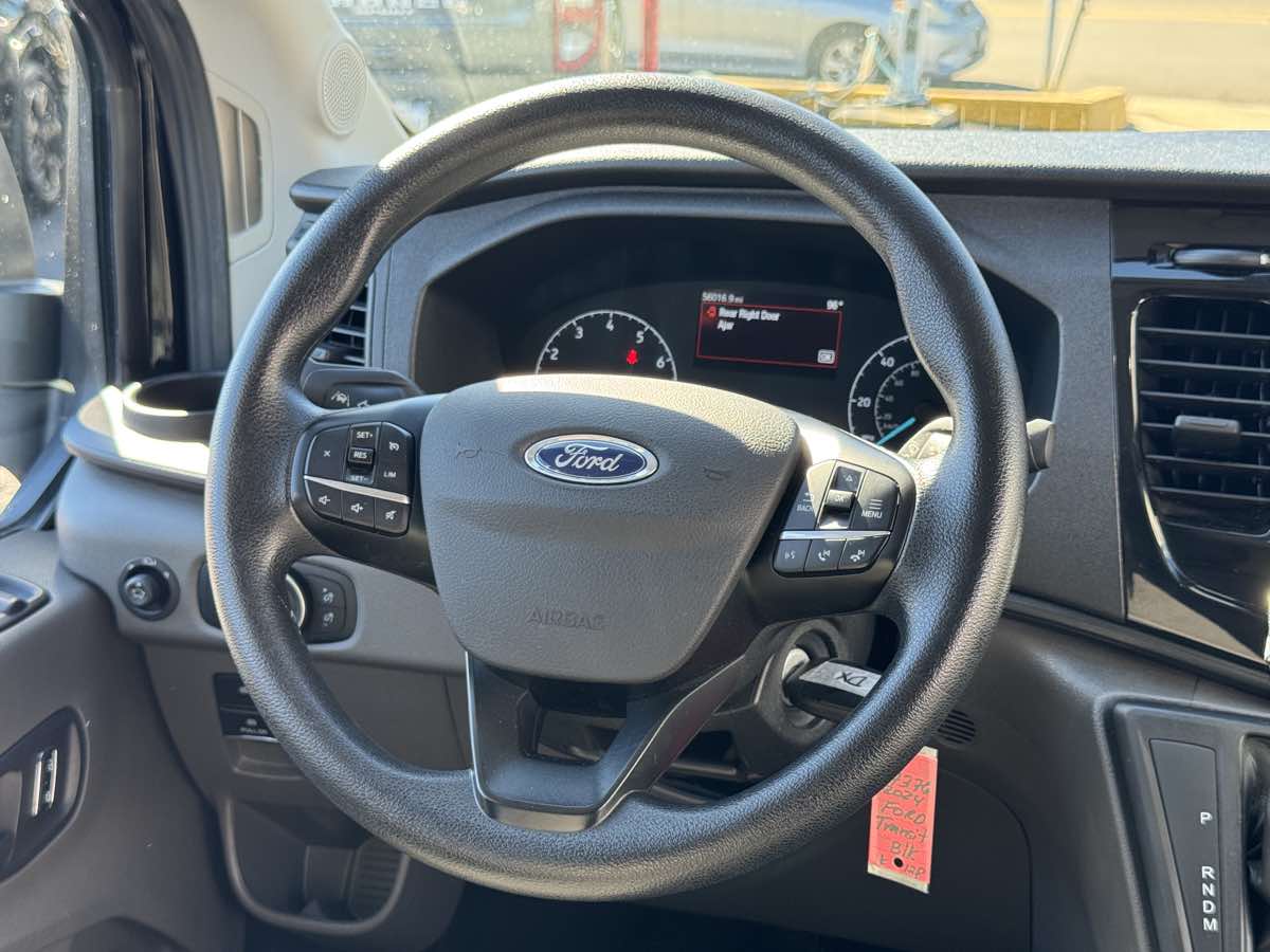 Ford Transit photo 24