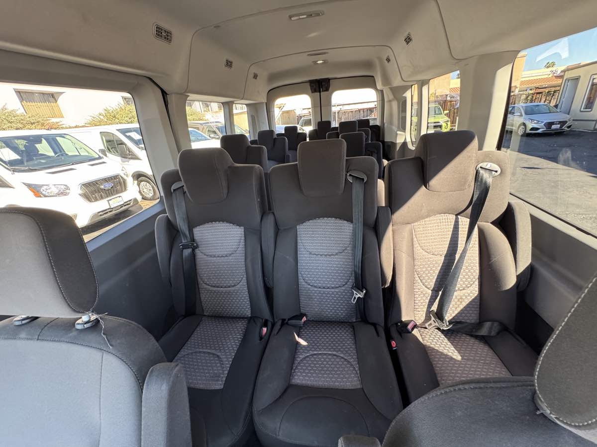 Ford Transit photo 29
