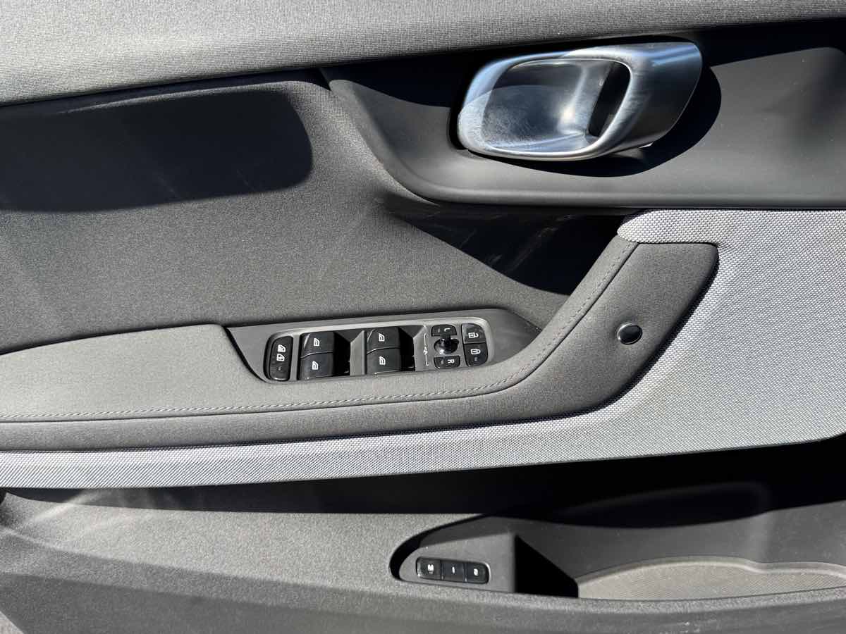 Polestar 2 photo 29