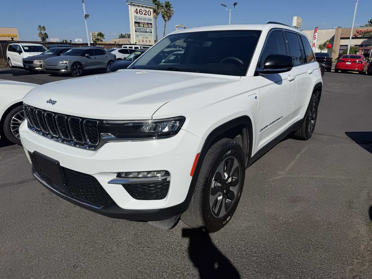 Jeep Grand Cherokee photo 2