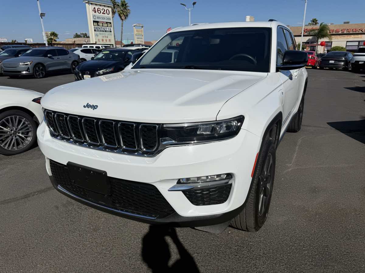 Jeep Grand Cherokee photo 3