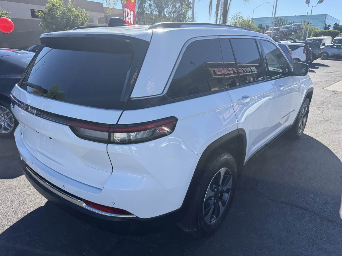 Jeep Grand Cherokee photo 10