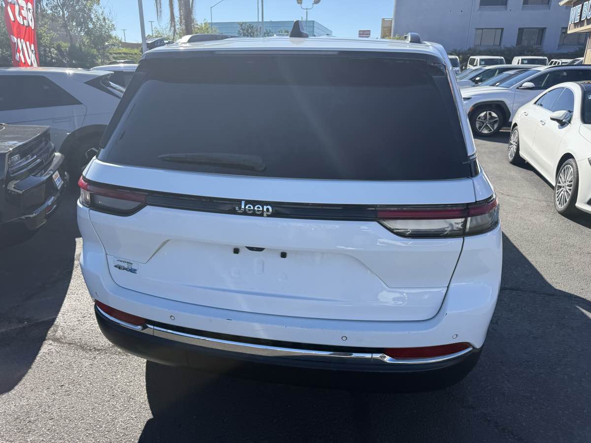 Jeep Grand Cherokee photo 12
