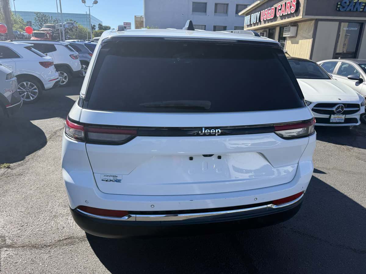 Jeep Grand Cherokee photo 13