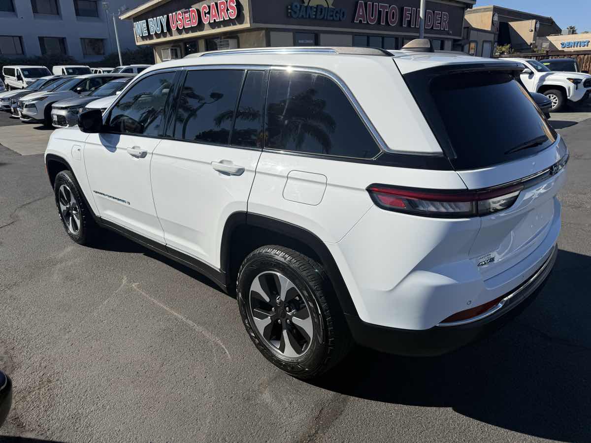 Jeep Grand Cherokee photo 15