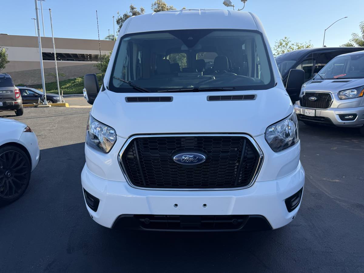 Ford Transit photo 3