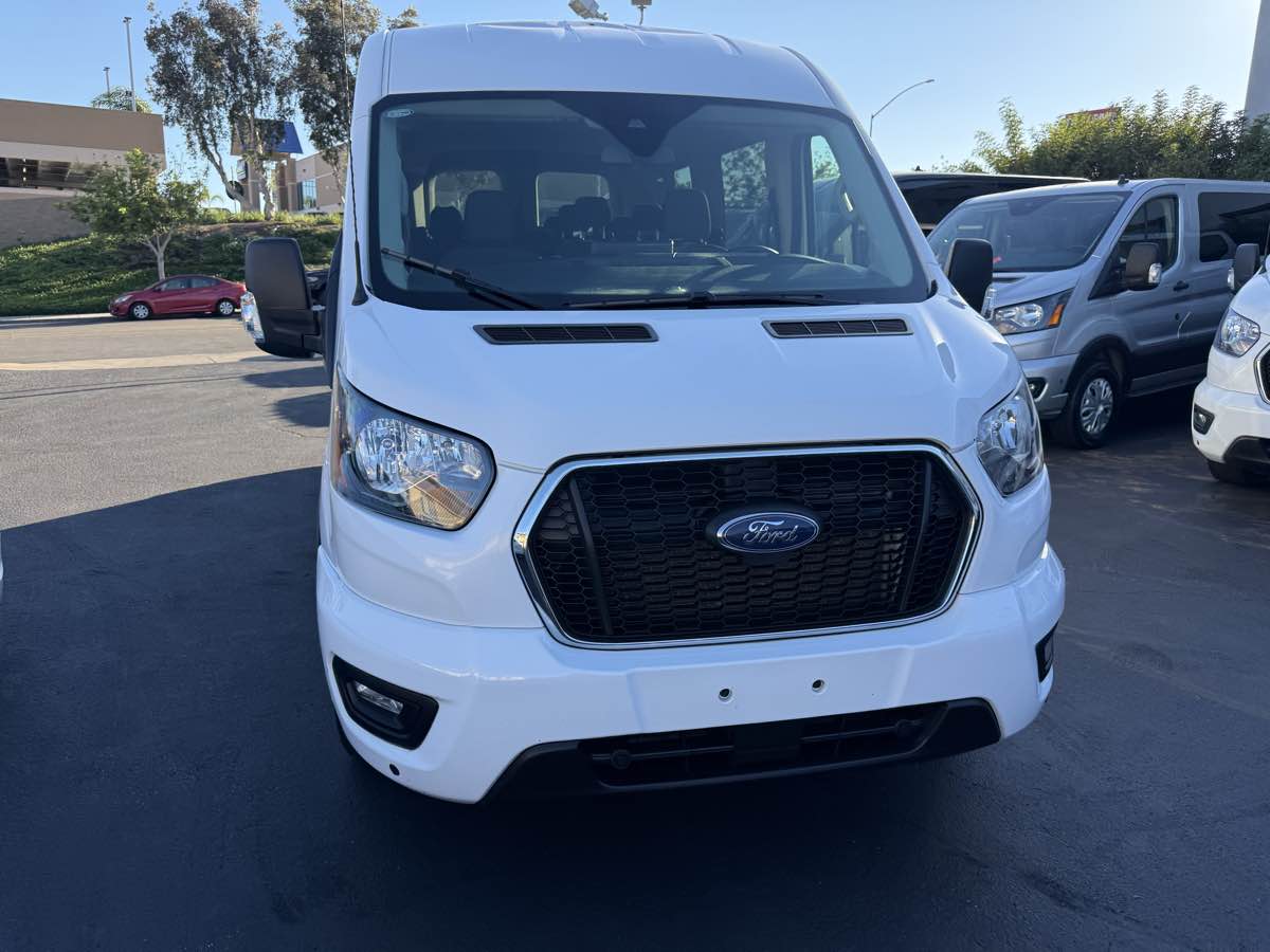 Ford Transit photo 4