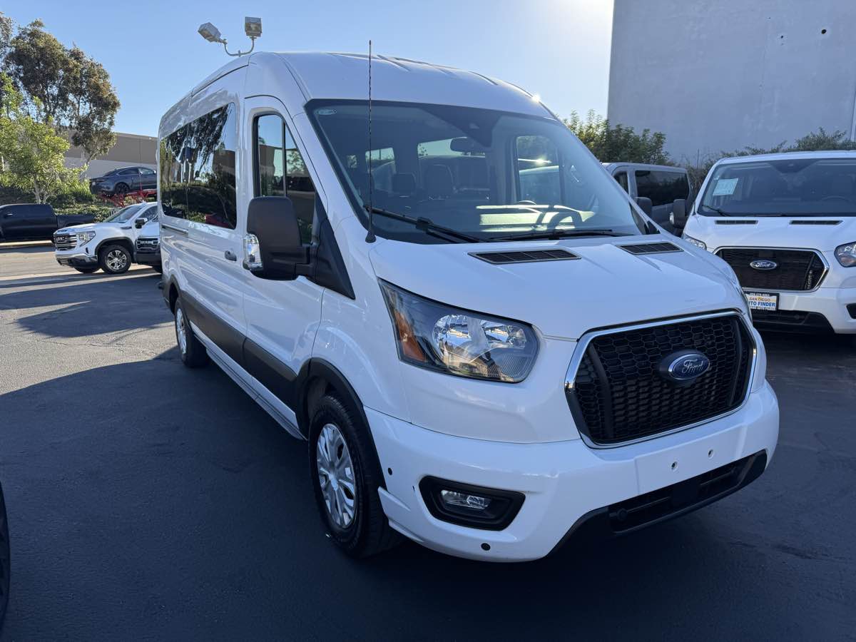 Ford Transit photo 6