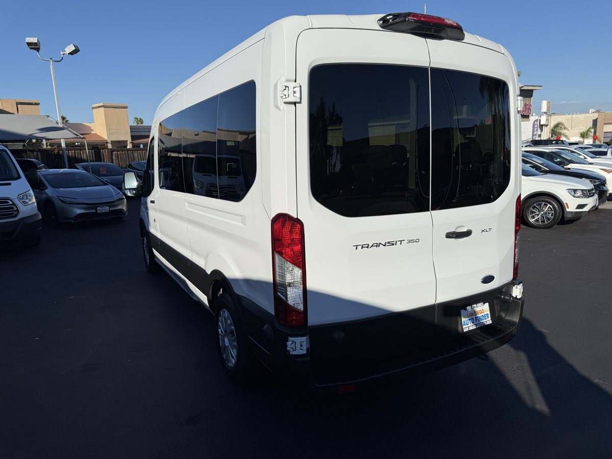 Ford Transit photo 14