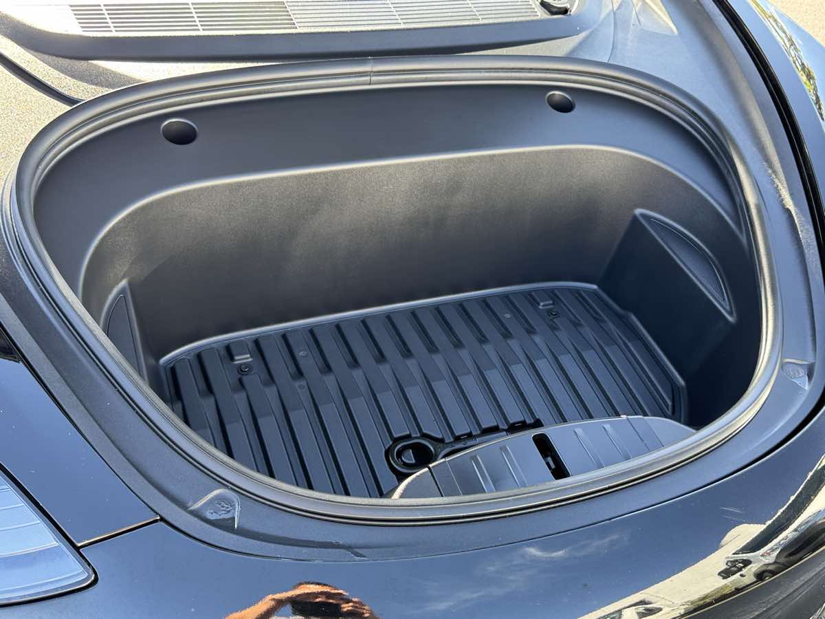 Tesla Model 3 photo 7
