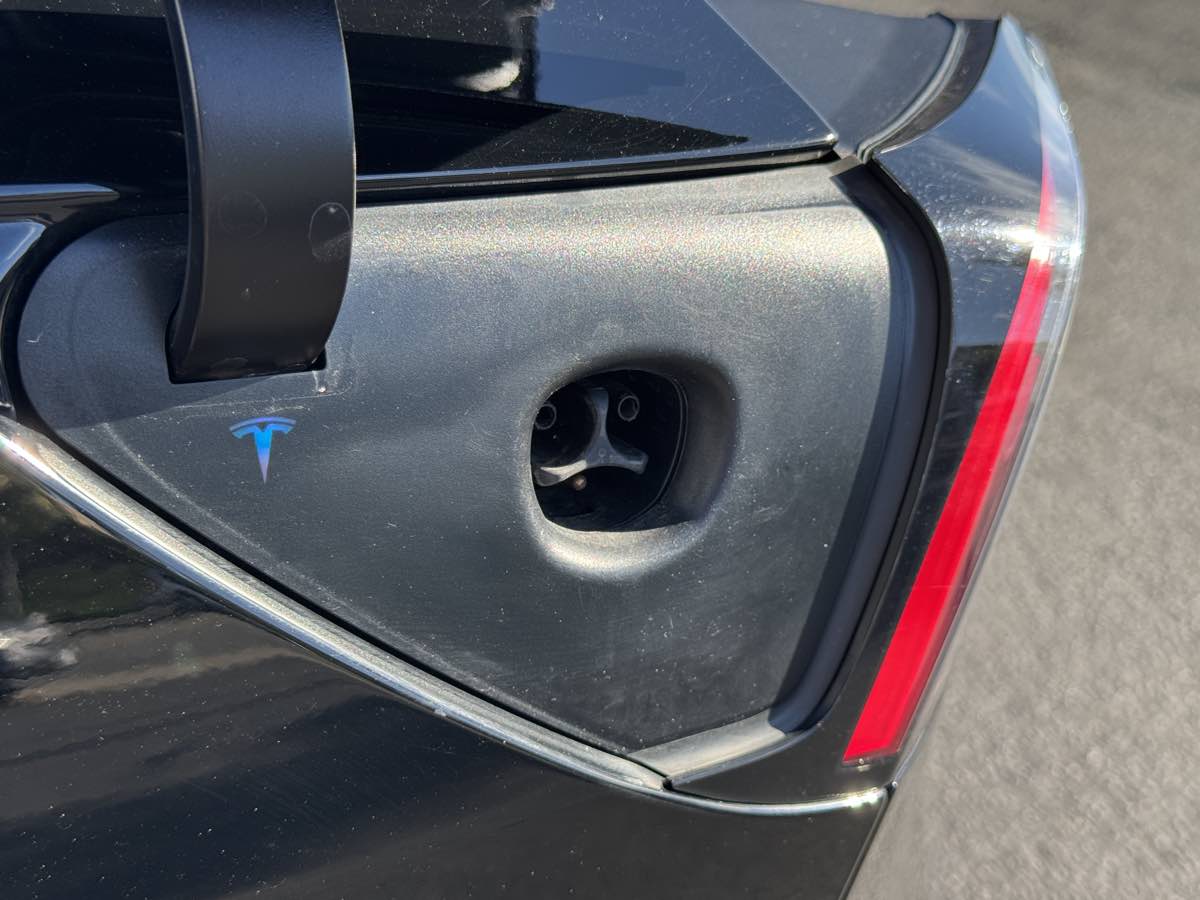 Tesla Model 3 photo 8