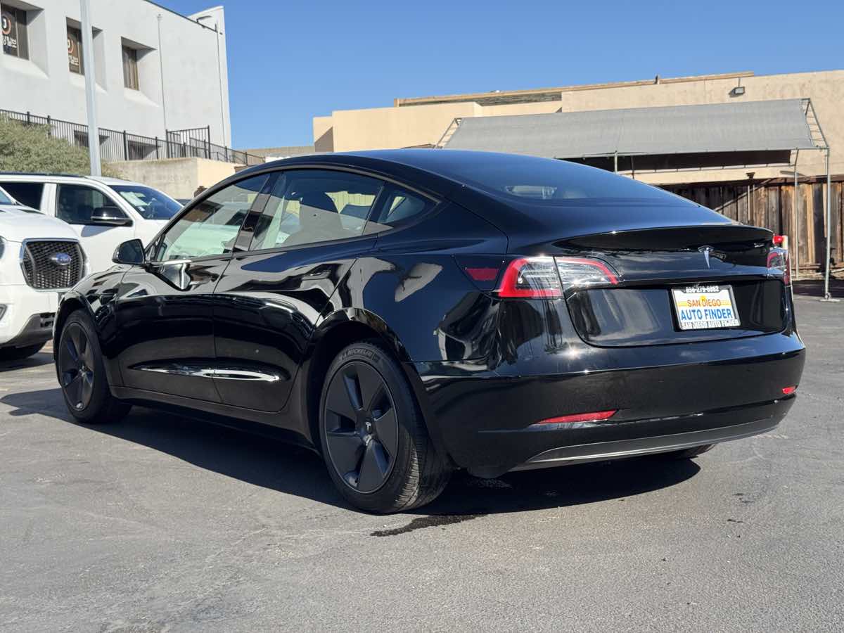Tesla Model 3 photo 11