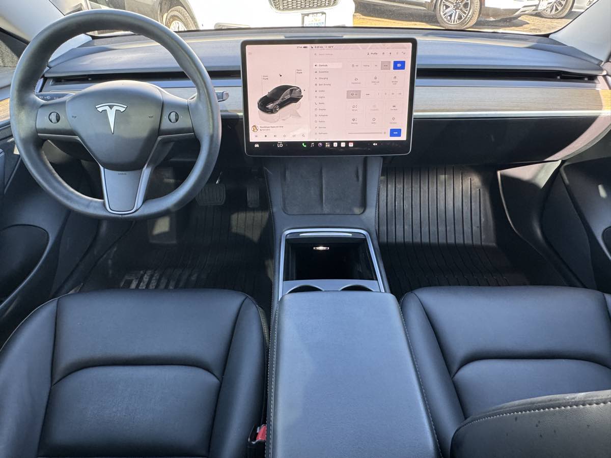 Tesla Model 3 photo 21