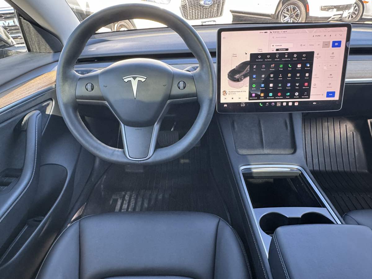 Tesla Model 3 photo 22