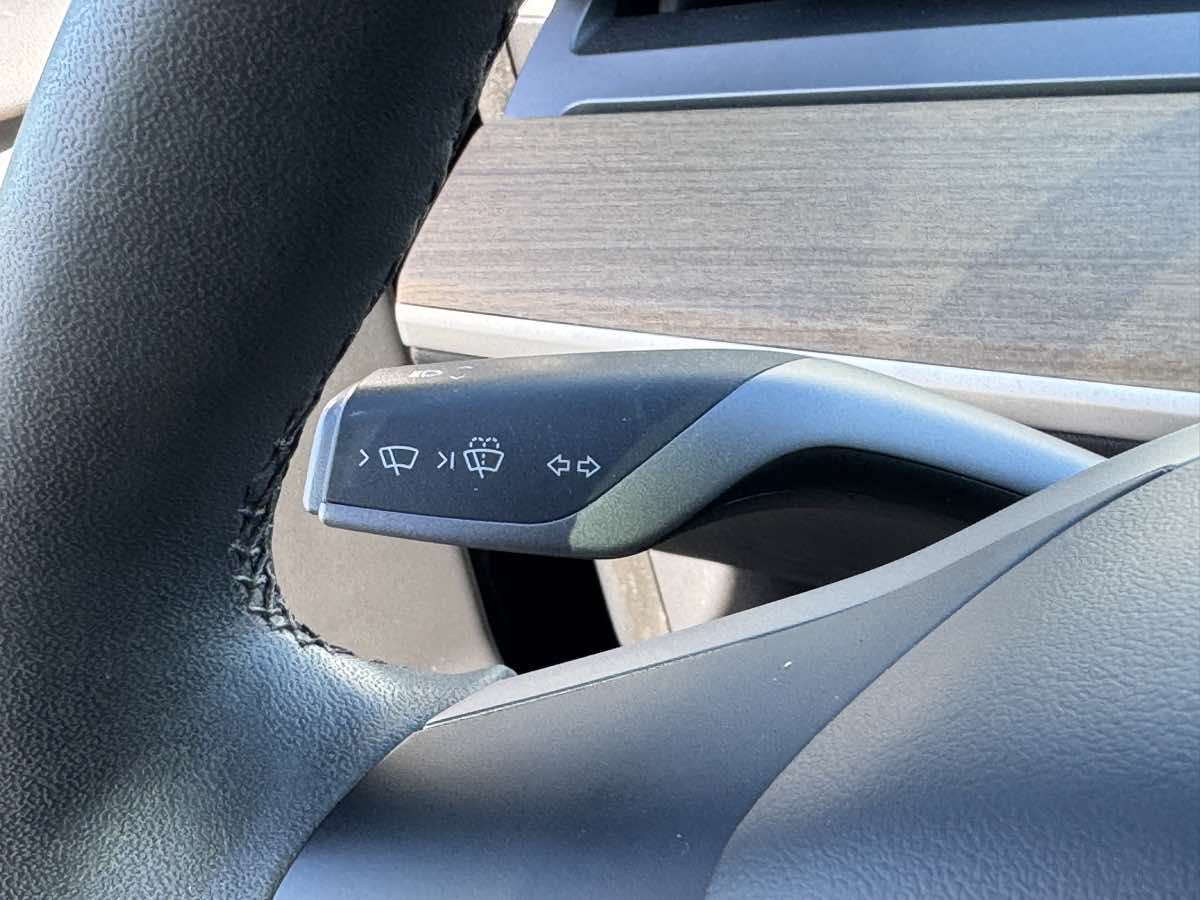 Tesla Model 3 photo 29