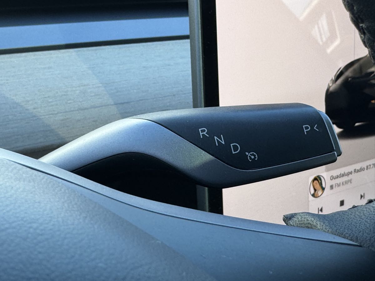 Tesla Model 3 photo 30