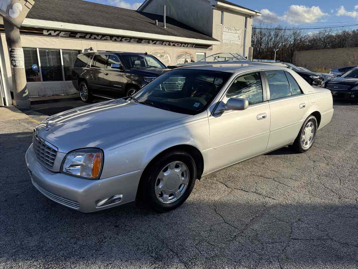2000 Cadillac DeVille photo 2
