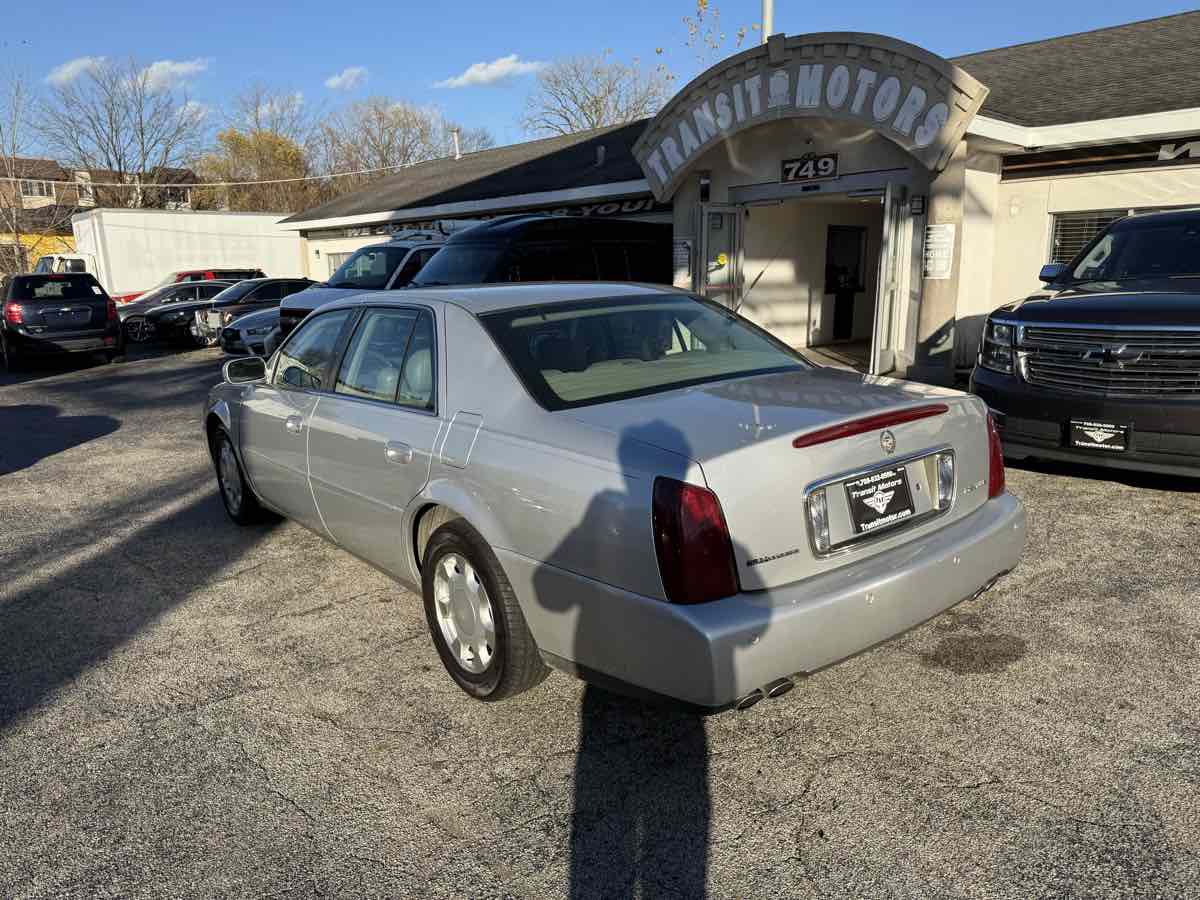 2000 Cadillac DeVille photo 3