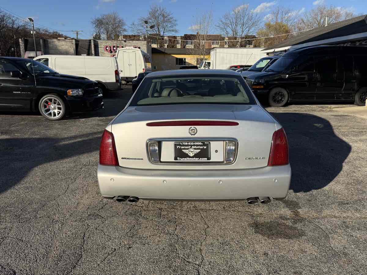 2000 Cadillac DeVille photo 4