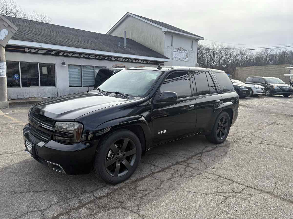 2007 Chevrolet Trailblazer SS photo 2