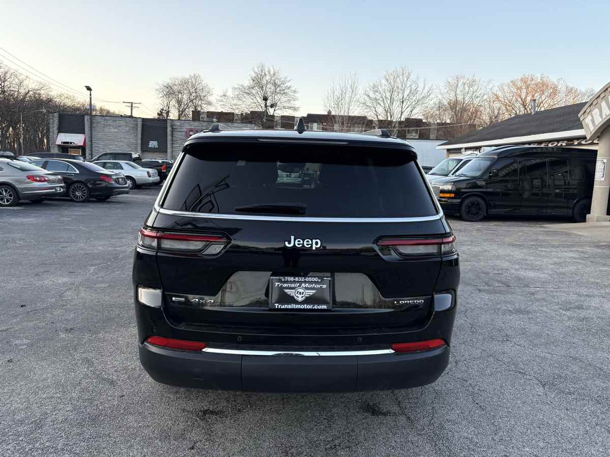 2021 Jeep Grand Cherokee Laredo photo 3