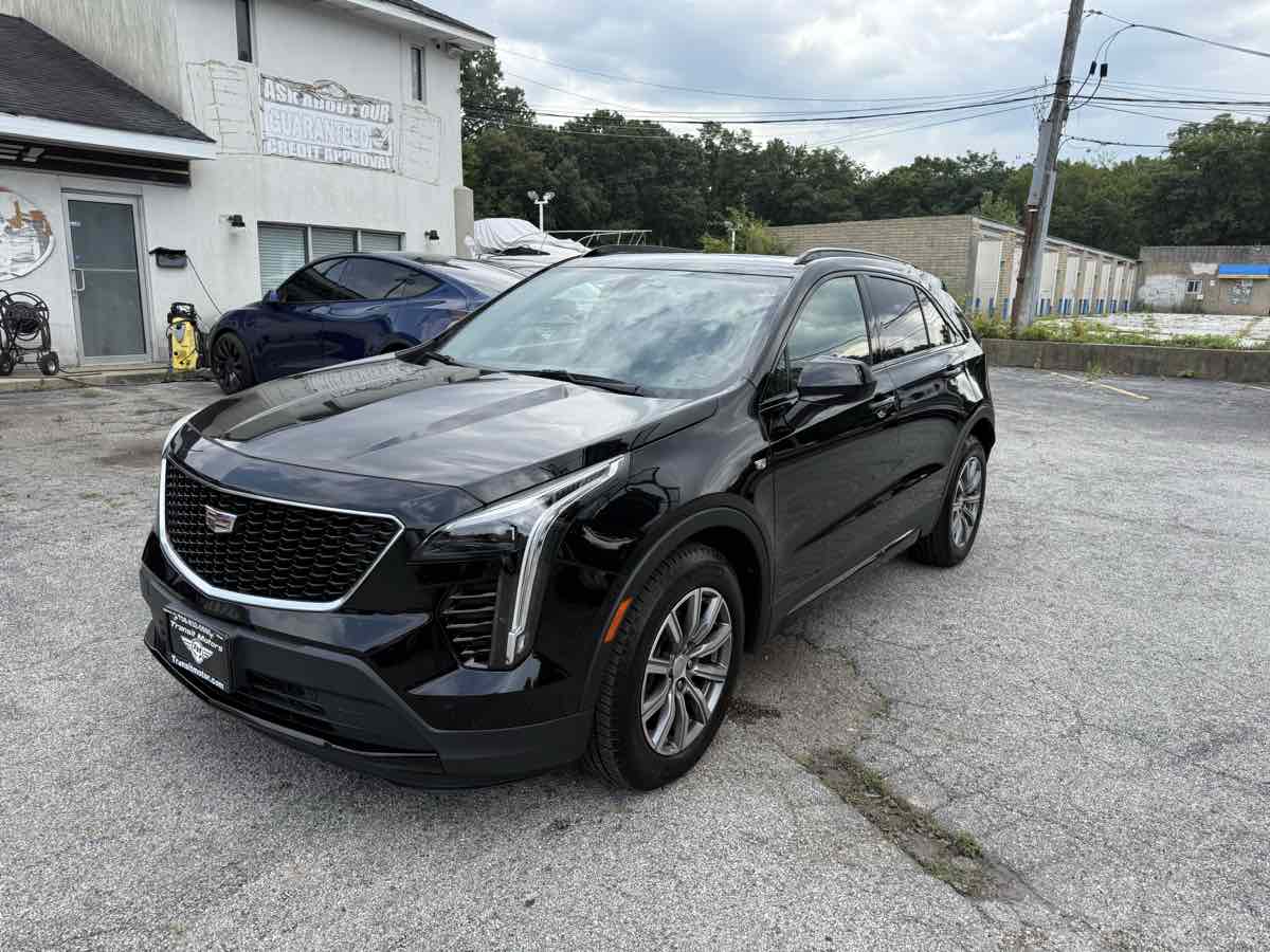 2019 Cadillac XT4 Sport photo 3