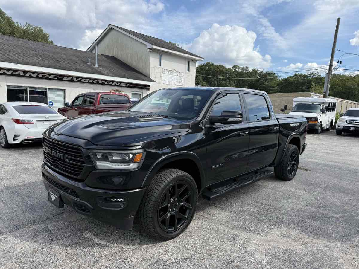 2022 Ram 1500 Laramie photo 2