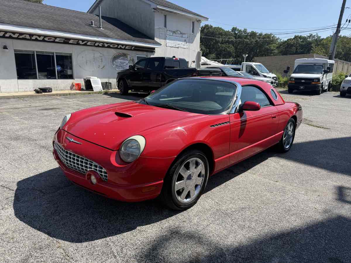 2002 Ford Thunderbird Deluxe photo 3