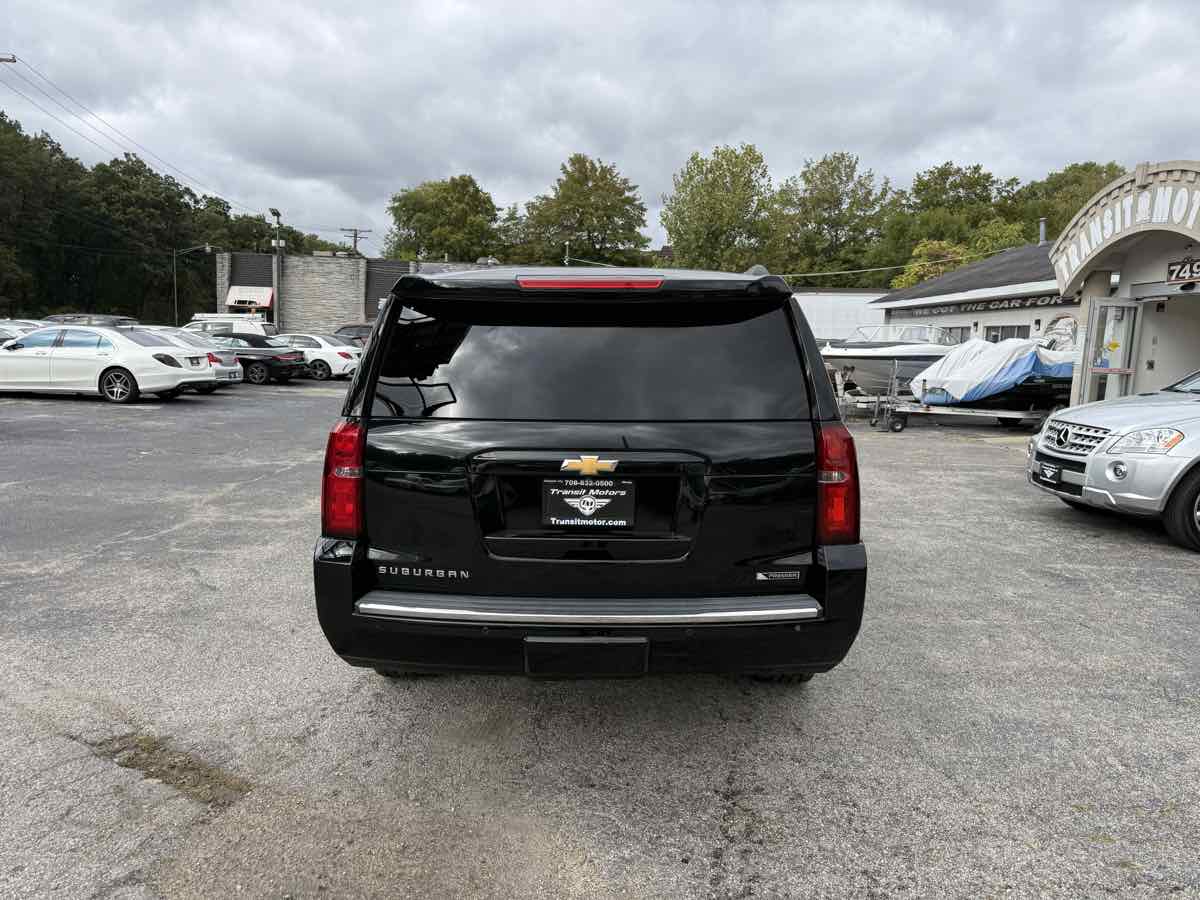 2017 Chevrolet Suburban Premier photo 3
