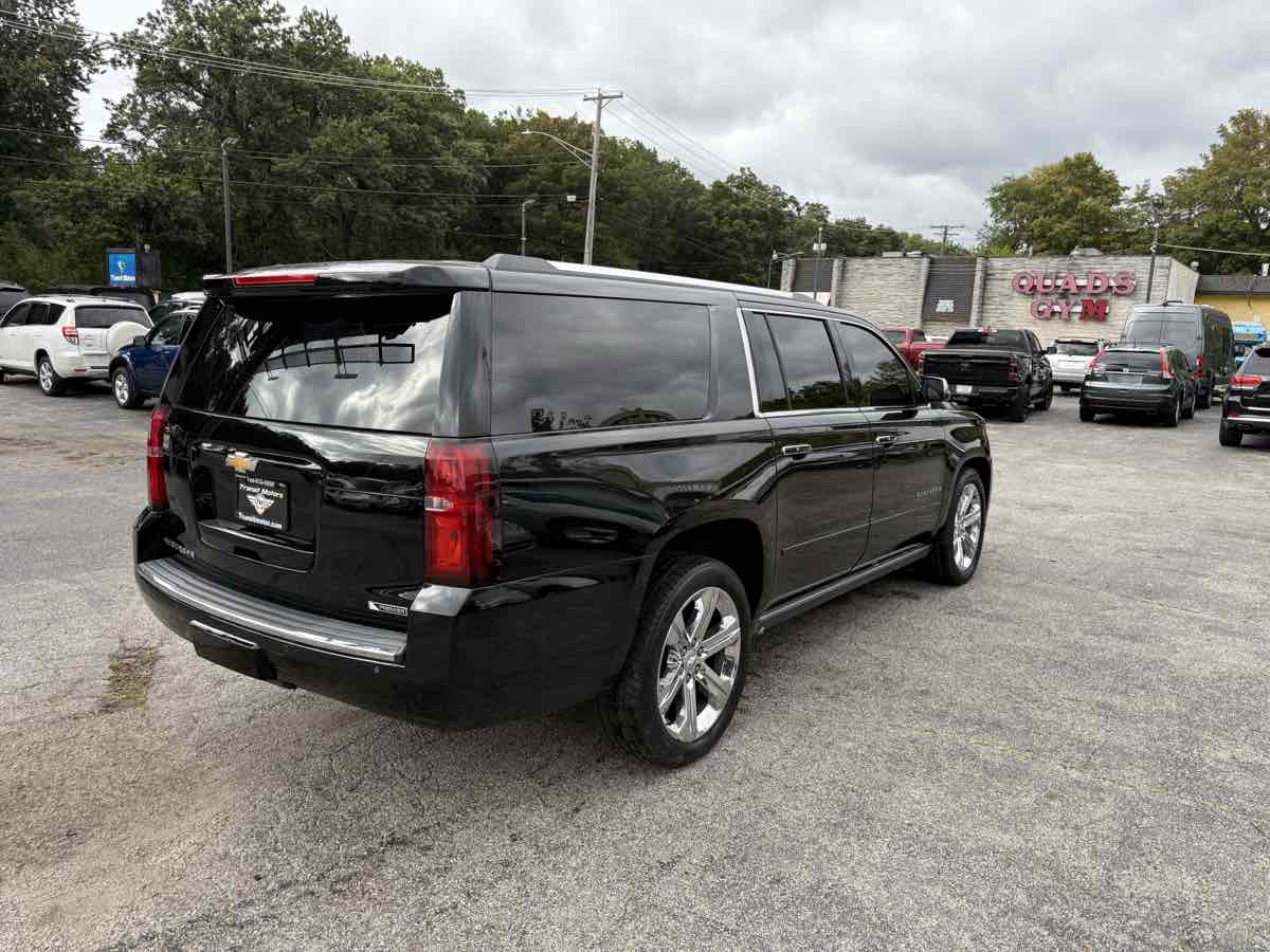 2017 Chevrolet Suburban Premier photo 4