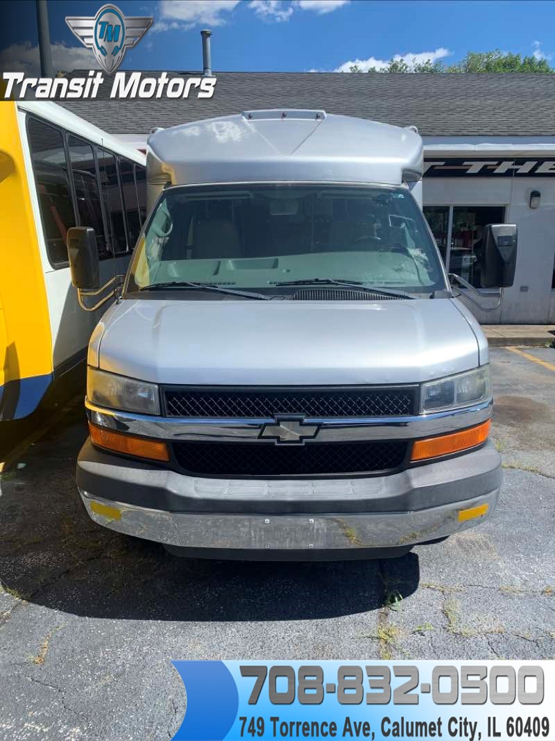 Sold 2009 Chevrolet Express Commercial Cutaway 3500 in Calumet City