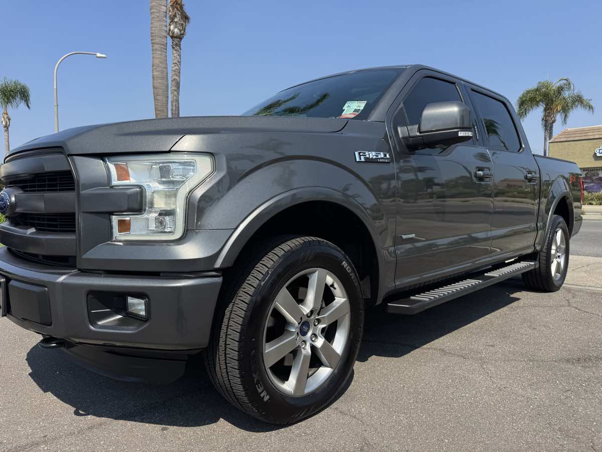 2016 Ford F-150 Lariat photo 13