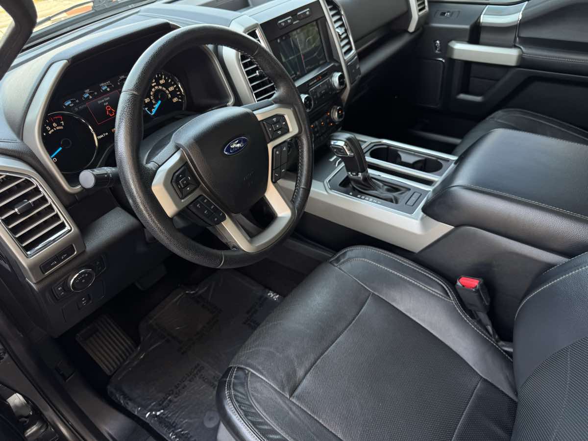 2016 Ford F-150 Lariat photo 15