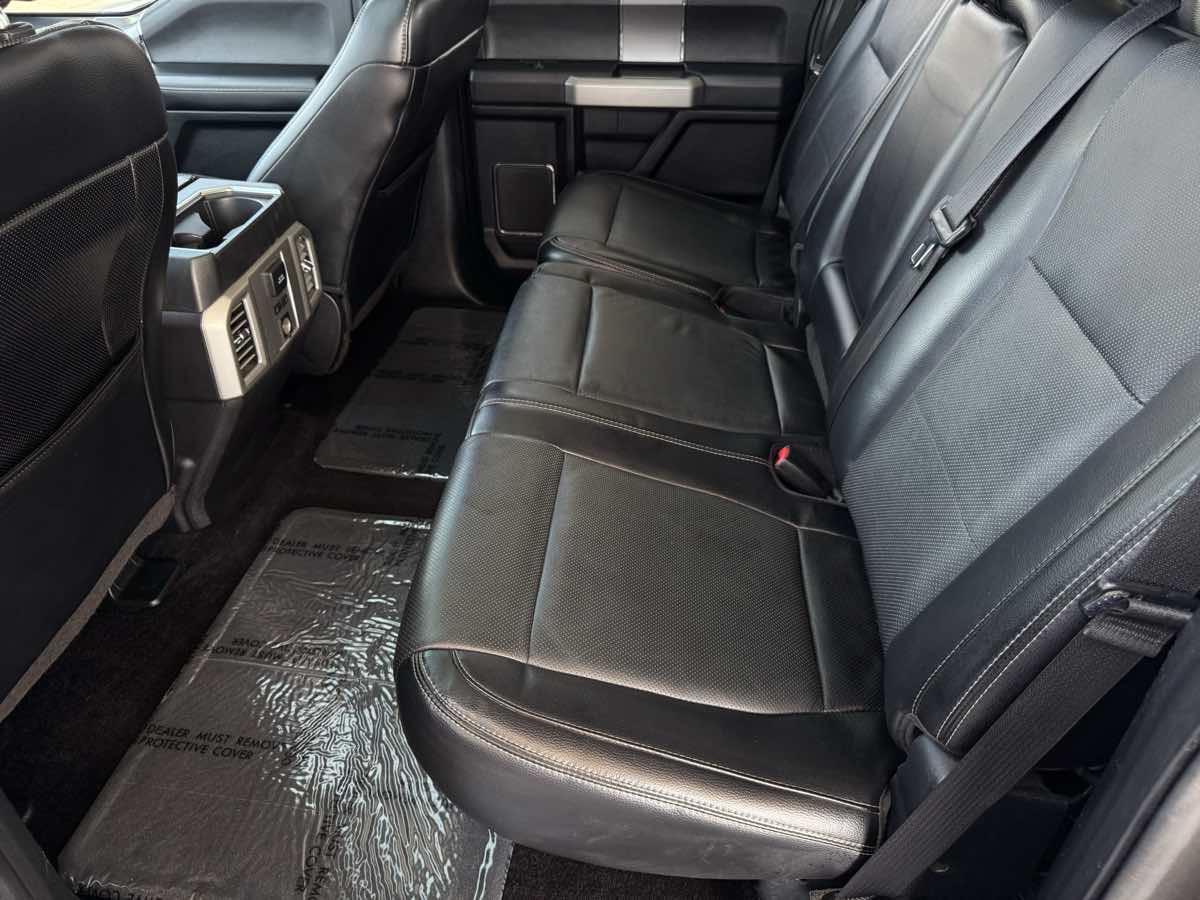 2016 Ford F-150 Lariat photo 19