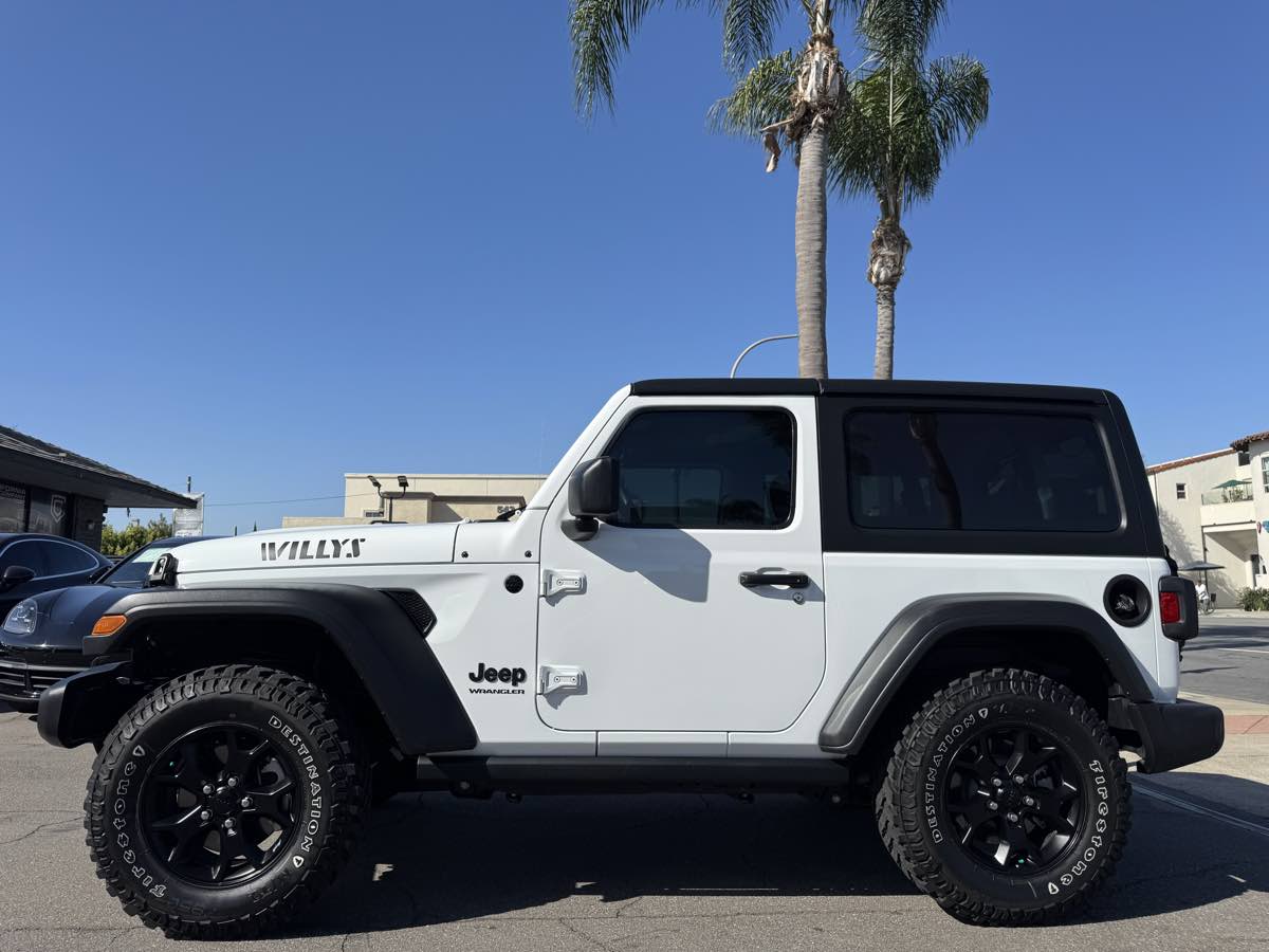 2021 Jeep Wrangler Willys Sport photo 2