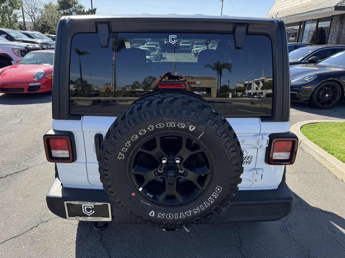 2021 Jeep Wrangler Willys Sport photo 4