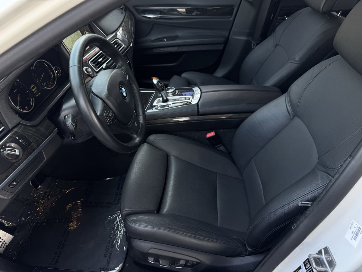 2014 BMW 7 Series 740i - Photo 16